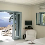 Urania Luxury