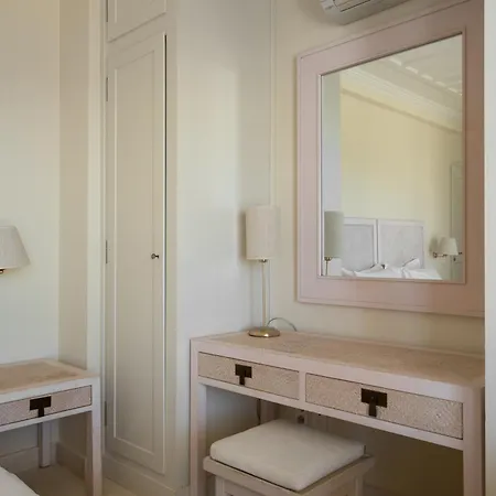 Urania Luxury Villa *