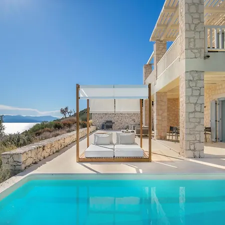 Urania Luxury Villa Vasiliki