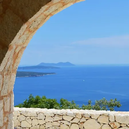 Urania Luxury *