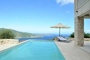 Urania Luxury *