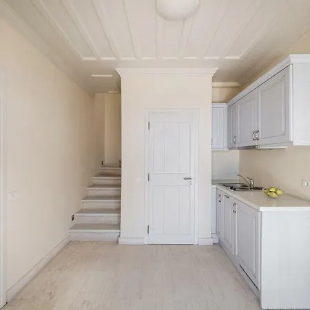 Urania Luxury Villa *