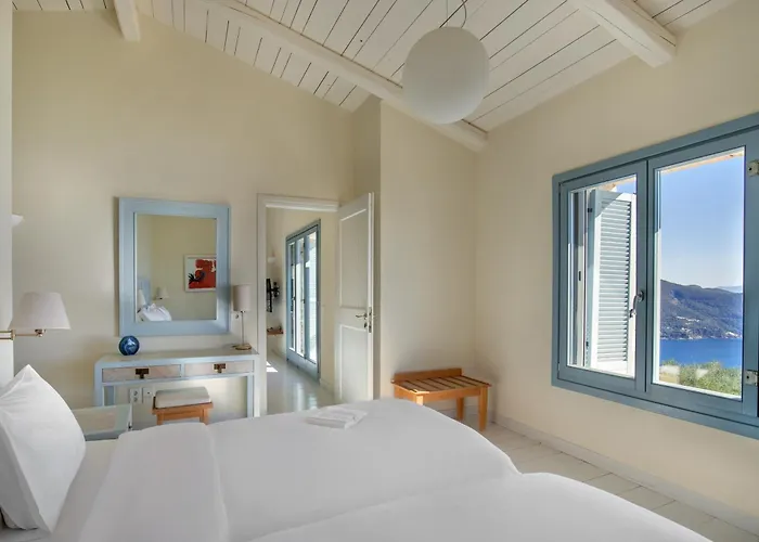 Urania Luxury * Vasiliki