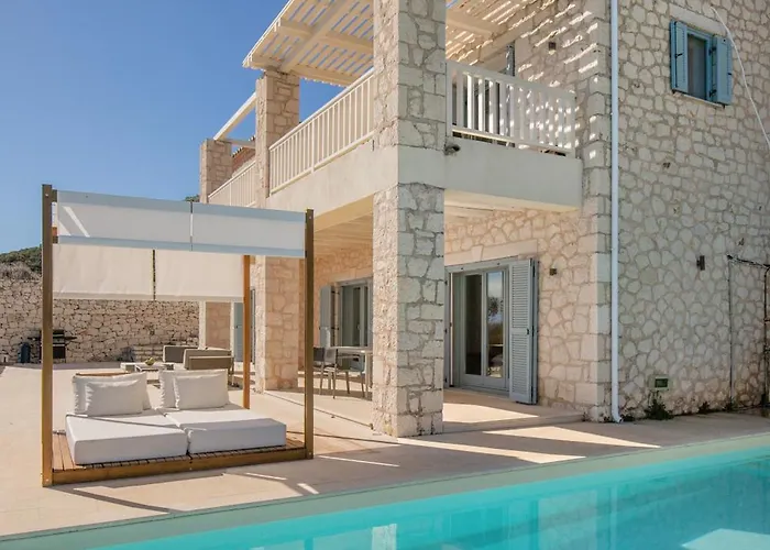Urania Luxury Vasiliki