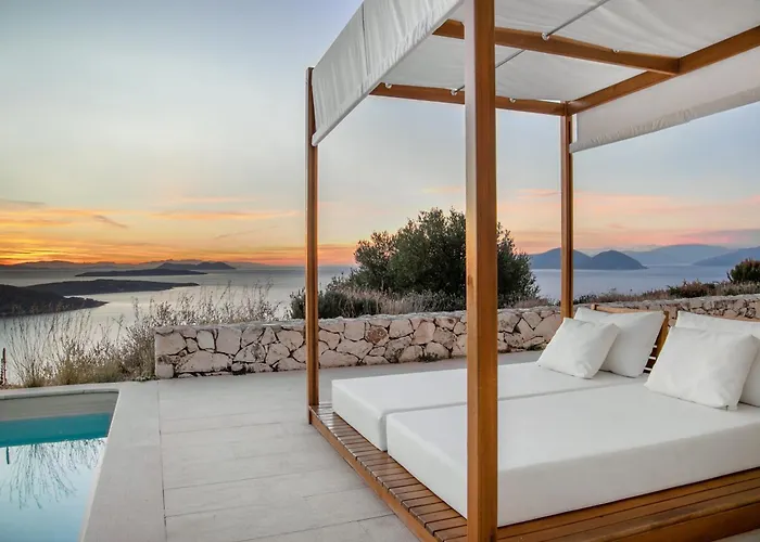 Urania Luxury Vasiliki