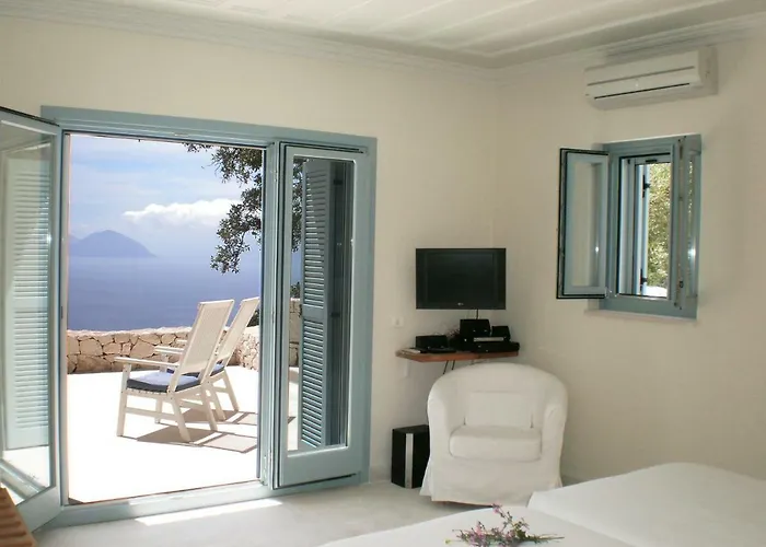 Urania Luxury