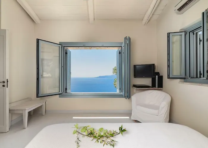 Urania Luxury Vila *
