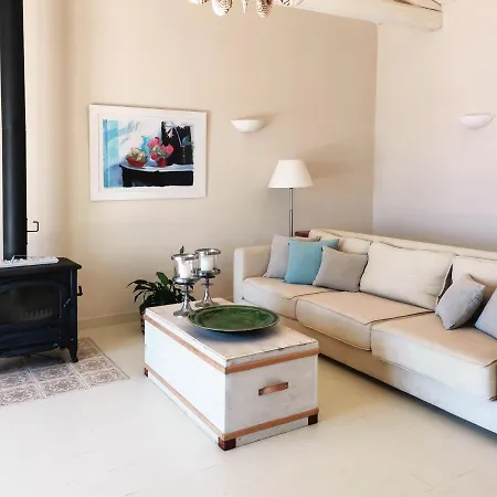 Urania Luxury