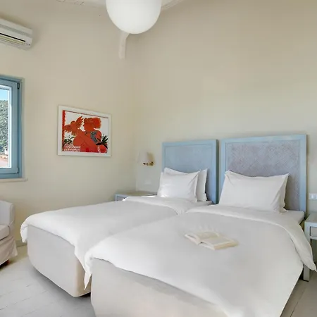 Urania Luxury