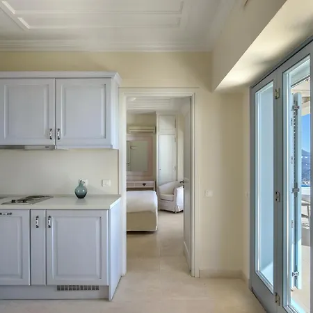 Urania Luxury فيلة فاسيليكي