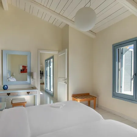 Urania Luxury * Vassiliki