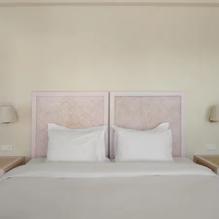 Urania Luxury
