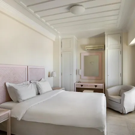 Urania Luxury