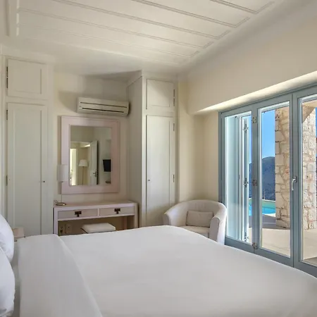 فيلة Urania Luxury فاسيليكي