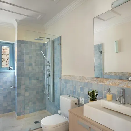 Urania Luxury