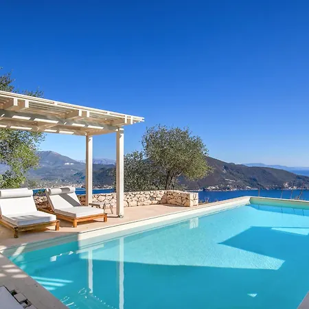 فيلة Urania Luxury
