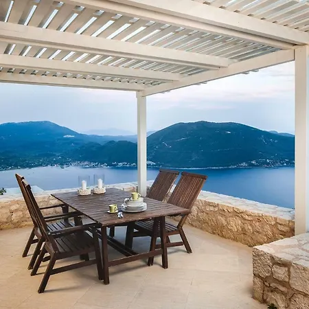 فيلة Urania Luxury فاسيليكي