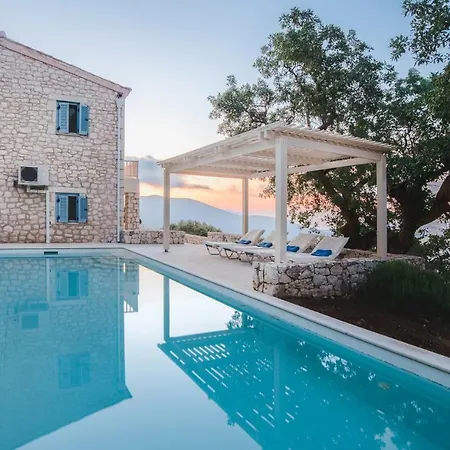 Urania Luxury * Vasiliki (Lefkada)