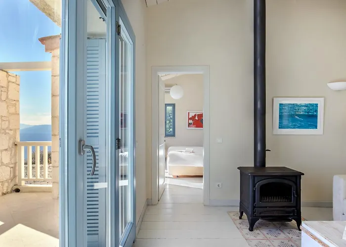 Urania Luxury * Βασιλική
