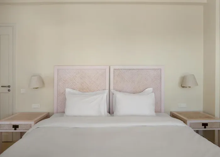 Urania Luxury