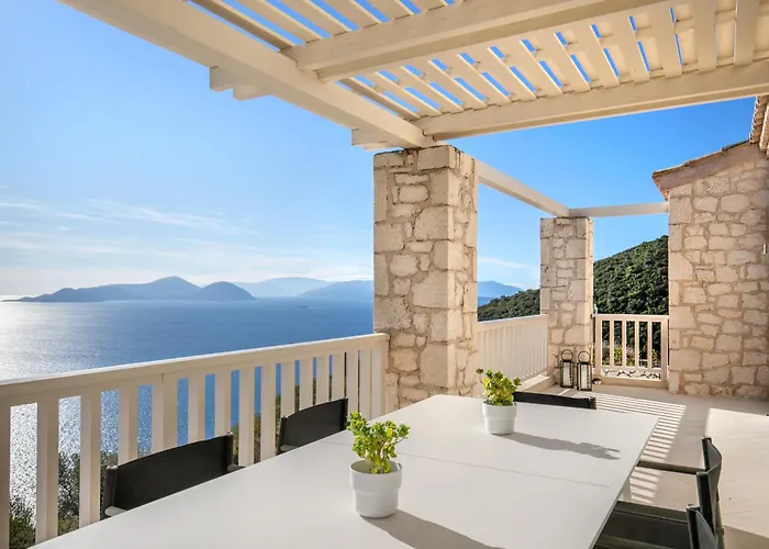 Urania Luxury *