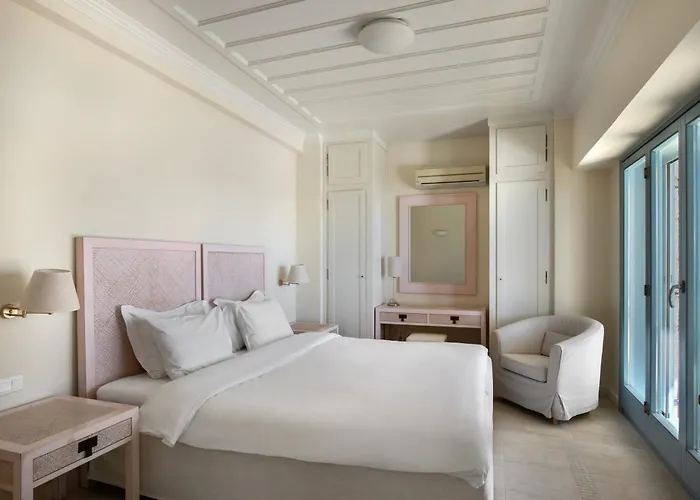 Urania Luxury