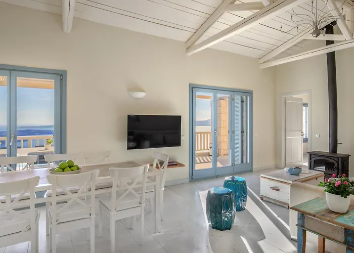 Urania Luxury *