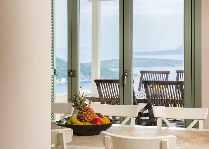 Urania Luxury *