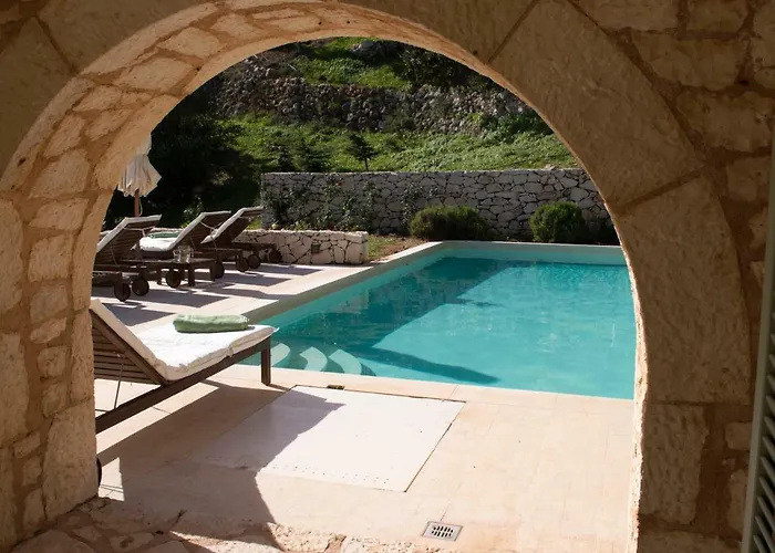 Urania Luxury Βασιλική