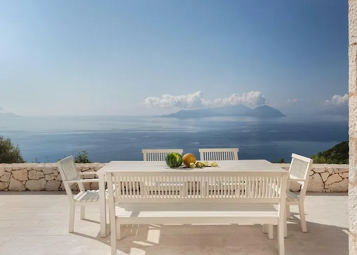 Urania Luxury * Βασιλική