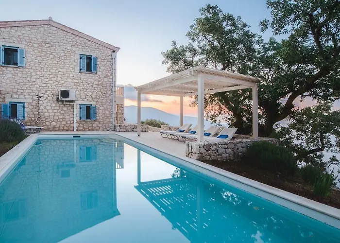 Urania Luxury * Βασιλική